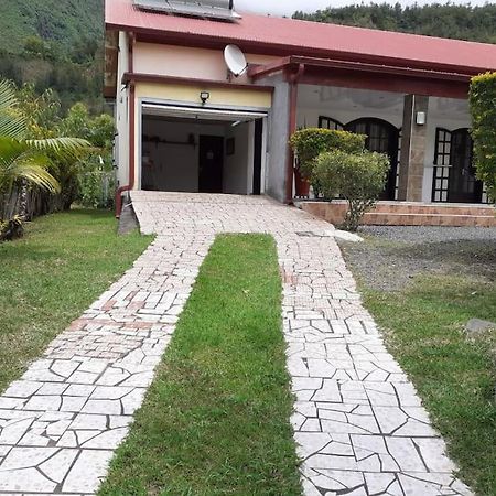 Charmante Maison Au Coeur Des 3 Montagnes Salazie Exterior foto