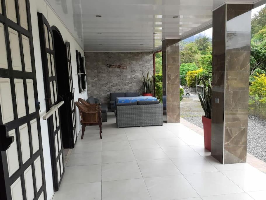 Charmante Maison Au Coeur Des 3 Montagnes Salazie Exterior foto